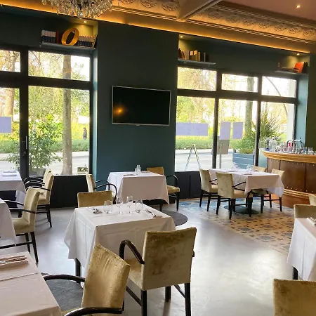 兰斯尤尼维斯金色郁金香酒店 酒店 4*